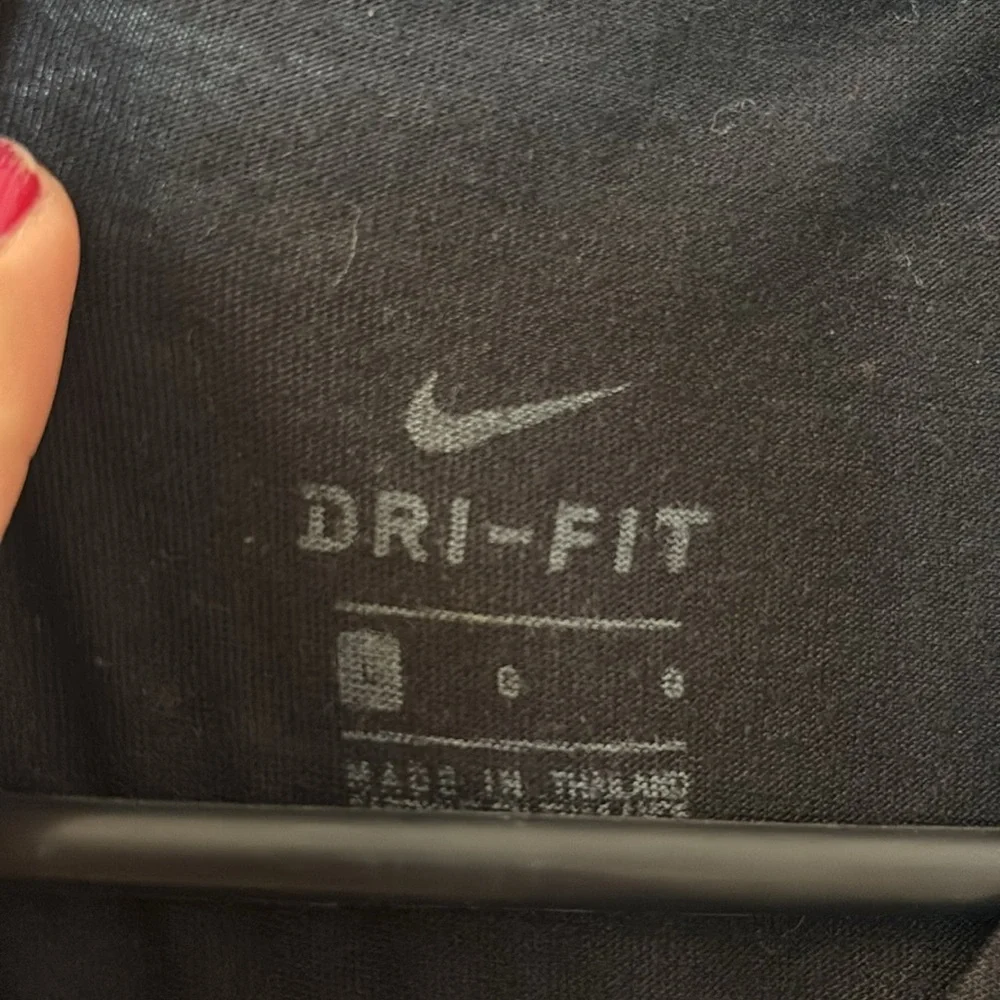 Nike Black T-Shirt with White Logo size large